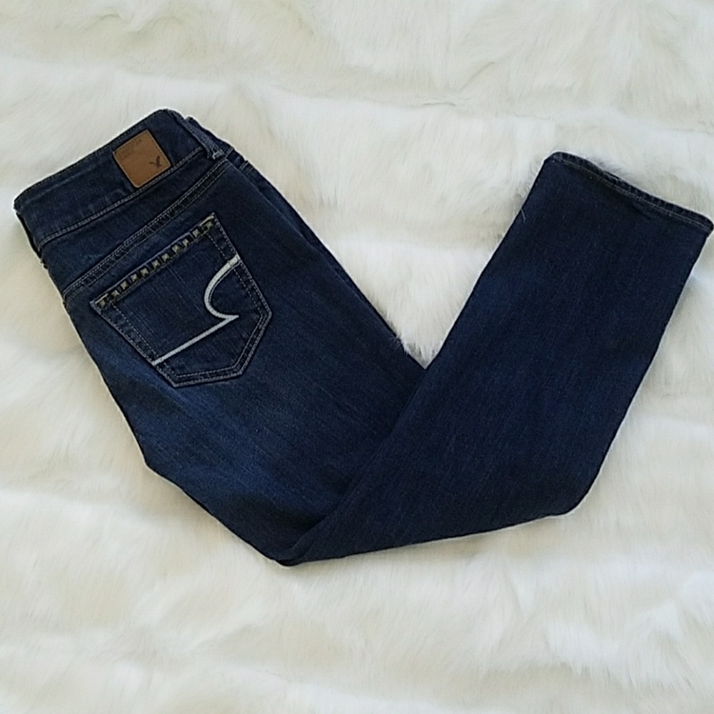 ● American eagle studded jeans ●